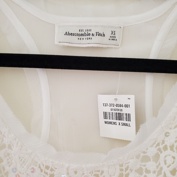 🆕️ A&F White Crotchet Tank Top - Picture 9 of 10